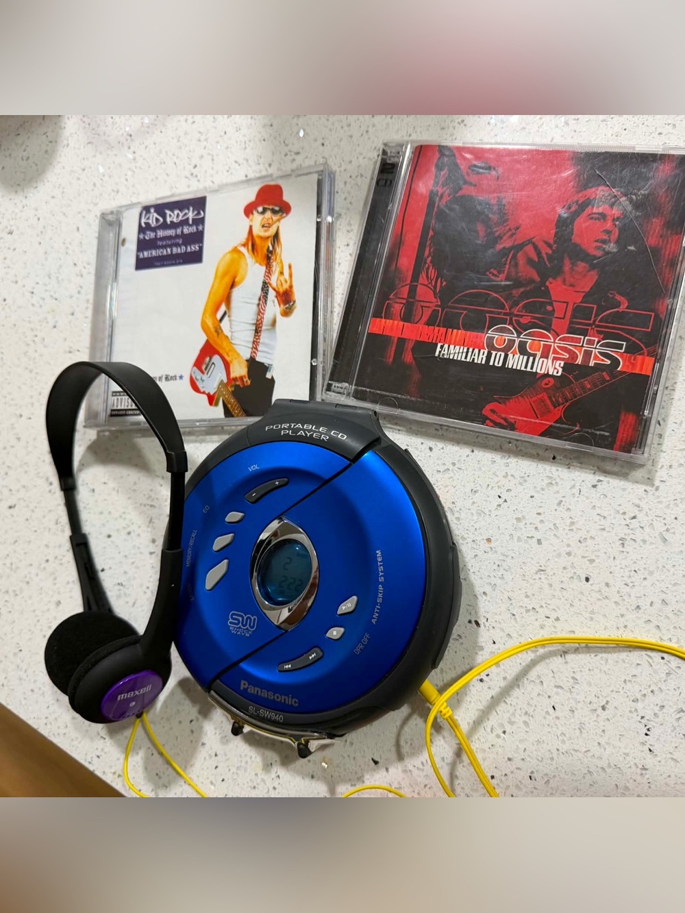 Panasonic ShockWave SL-SW940 water-resistant portable CD player - Picture 1 of 2